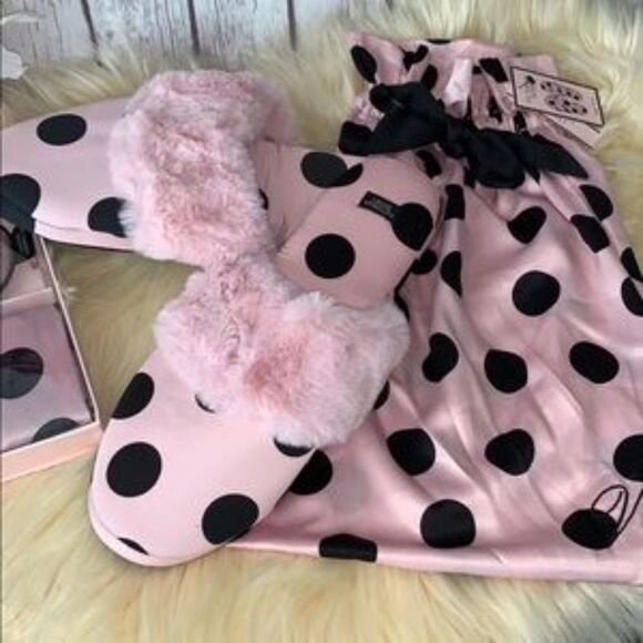 Victoria Secret Satin Slipper+Eye Mask+Pillow - Picture 7 of 7